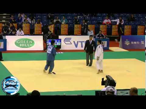 Judo Grand Prix Qingdao 2010 -66kg FUKUOKA Masaaki (JPN) -  BUUVEIBAATAR (MGL)