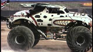 Monster Jam - Monster Mutt Dalmatian Monster Truck Freestyle - UTEP Sun Bowl