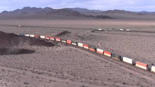preview picture of video 'Needles sub - BNSF - Container train from Ludlow Hill'
