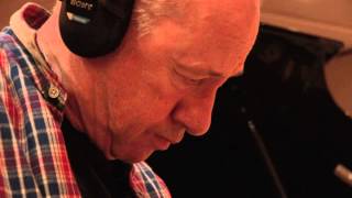 Mark Knopfler&#39;s World War 1 guitar tribute for The Last Post project