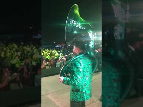 Adriel Favela,Omar Ruiz y Martin Castillo cantando el Centenario