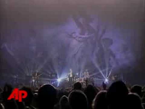 Coldplay Kicks Off Tour in LA