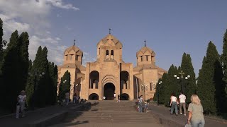 Հավատացյալները աղոթել են գերիների, Սամվել Կարապետյանի եւ արքեպիսկոպոսների ազատության համար
