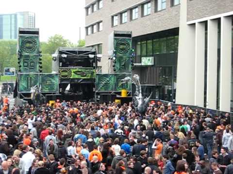 DJ Dilemma @ Zodiak Commune - Queensday Festival 2010 [30-04-2010, Kennedyplein, Eindhoven]