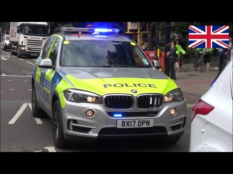 NEW Armed police car responding - horn, siren & lights