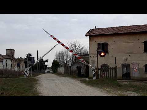 Spoorwegovergang Gropello Cairoli (I)//Railroad crossing//Passaggio a livello