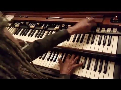 Robert Irving III - Hammond Organ Solo - Wade In The Water