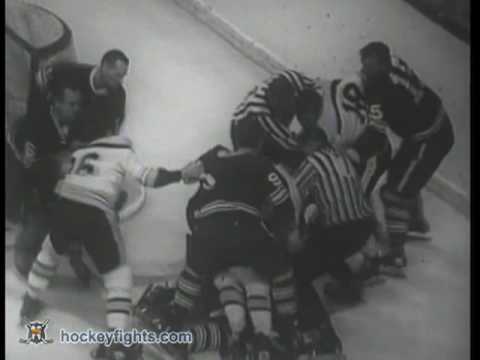 Derek Sanderson vs Tim Horton