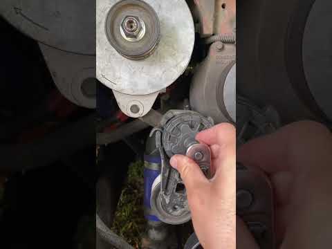 Cummins ISC 8.3 Belt Tensioner Replacement on 2000 Monaco Windsor #motorhome #rv #dieselengine
