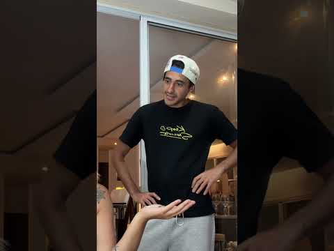 Quem ensinou ele a usar o uno reverso?