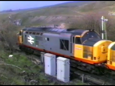 37679 and 37680 run around at Great Rocks Junction