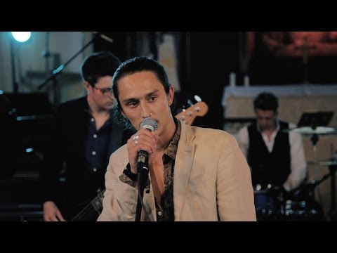 Half Crown - Sound of the Wolves (Live)