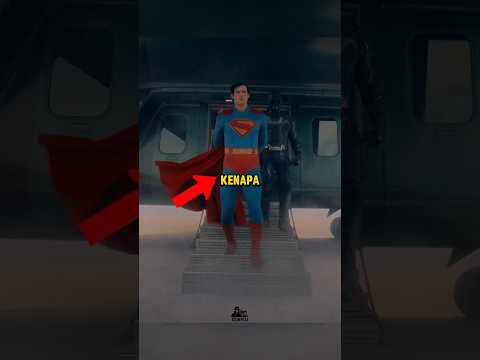 KENAPA SUPERMAN PAKE SEMPAK DILUAR? #shorts
