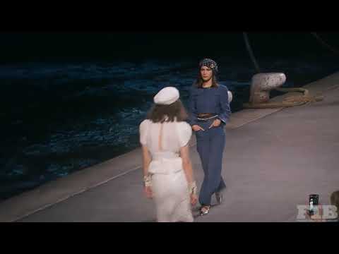 CHANEL CRUISE SHOW  2019 / ANATOMY OF A FASHION SHOW / fashionindustrybroadcast.com