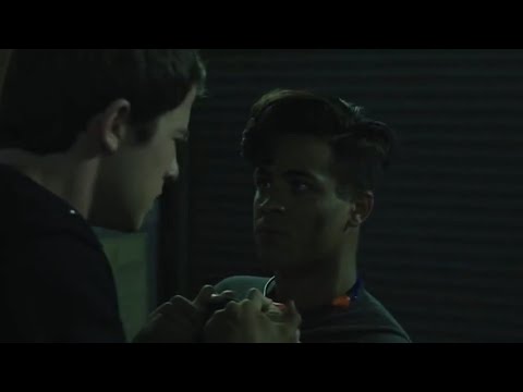 13 Reasons Why 1x9 - Clay is upset with Tony