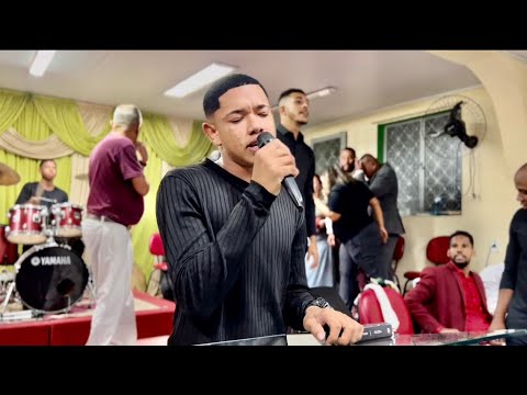 ELE EMOCIONOU A TODOS CANTANDO ESTE LOUVOR 😭 - Matheus Henrique - Sala de Adoração