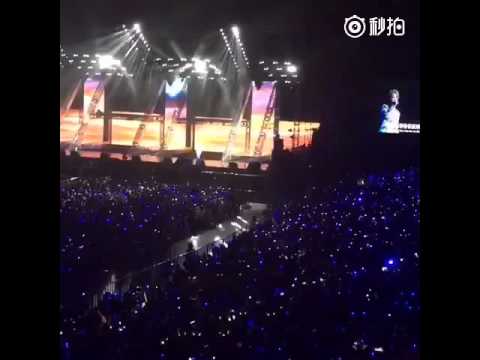 [Fancam] 160402 LuHan - Medals @ Reloaded Concert in Guangzhou