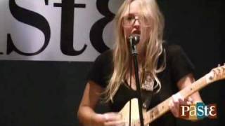 Lissie &quot;Little Lovin&#39;&quot; live at Paste