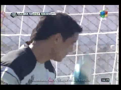 ATAJADA DE MARTÍN PERAFÁN FRENTE A ESTUDIANTES