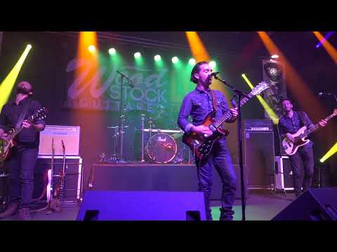 Nico Chona & The Freshtones Screen Boy Live @ WoodStock Guitares Ensisheim France 2021