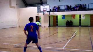 preview picture of video 'Halowy Turniej Piłki Nożnej w Żabnie'