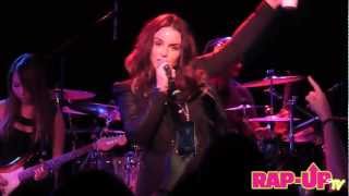 JoJo Performs &#39;Marvin&#39;s Room (Remix)&#39; Live at The Roxy in L.A.