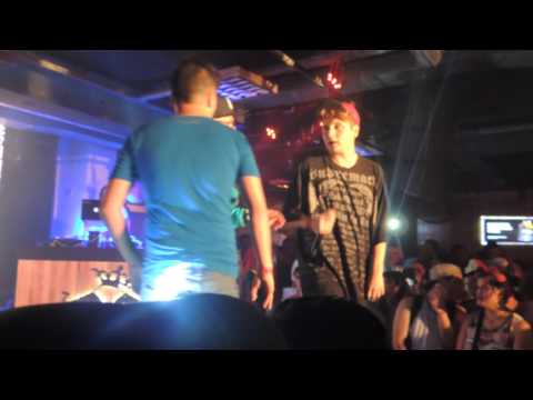 Jno vs Blazzt - Cuartos De Final | Red Bull Batalla De Los Gallos 2015 Semifinal Santiago