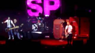 The Darkness cover by Simple Plan (live)