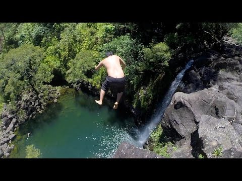 Epic Hawaii Cliff Jumping - Maui Barefoot Ninjas 7
