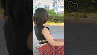 セクシーな振り返りについ見てしまう・・・