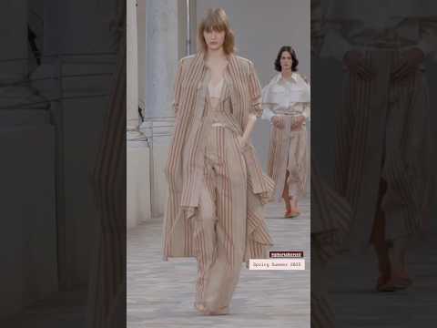 Alberta Ferretti Spring Summer 2025 en Milan Fashion Week #fashionevent