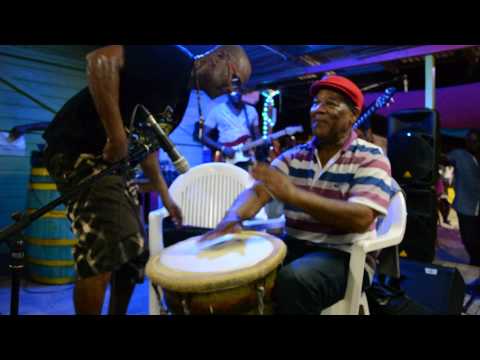 DéDé St PRIX à Paille coco Ste Anne