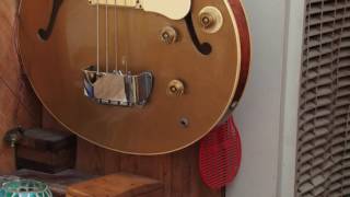 Video thumbnail for 1973 Les Paul Signature Gold Top Bass by The Guitar Connection