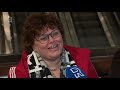 Reizigers horen Matthäus Passion in hal van Rotterdam Centraal
