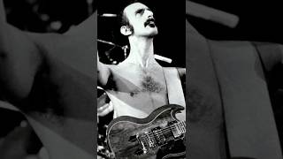 Frank Zappa had a very bad week.