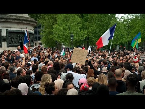 Nach Attacke in französischer Moschee: Mutmaßlicher Täter stellt sich