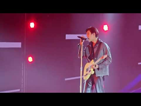 เอาเลยมั้ย (Let's Try) Ost.Only Friends | Phuwin Solo Stage | #GMMTVFandayinBKK #GMMTVFandayinBKKxPP