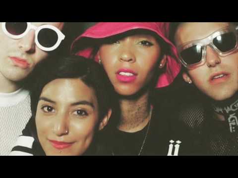 ROXXXAN - I am SOMEONE