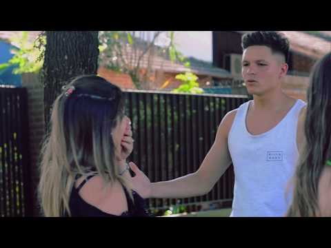 download lagu mp3 mp4 Golpe Bajo, download lagu Golpe Bajo gratis, unduh video klip Download Golpe Bajo Mp3 dan Mp4 Music Gratis