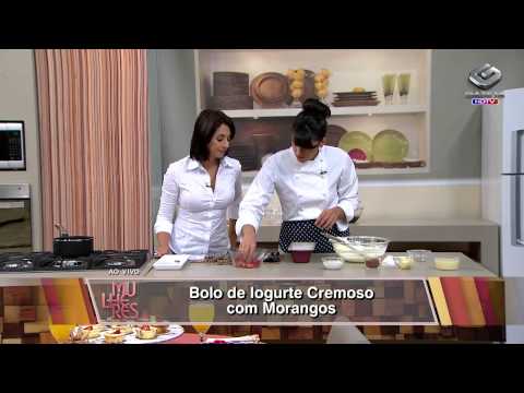 Mulheres - Bolo de iogurte cremoso com  morangos - 04/11/2013