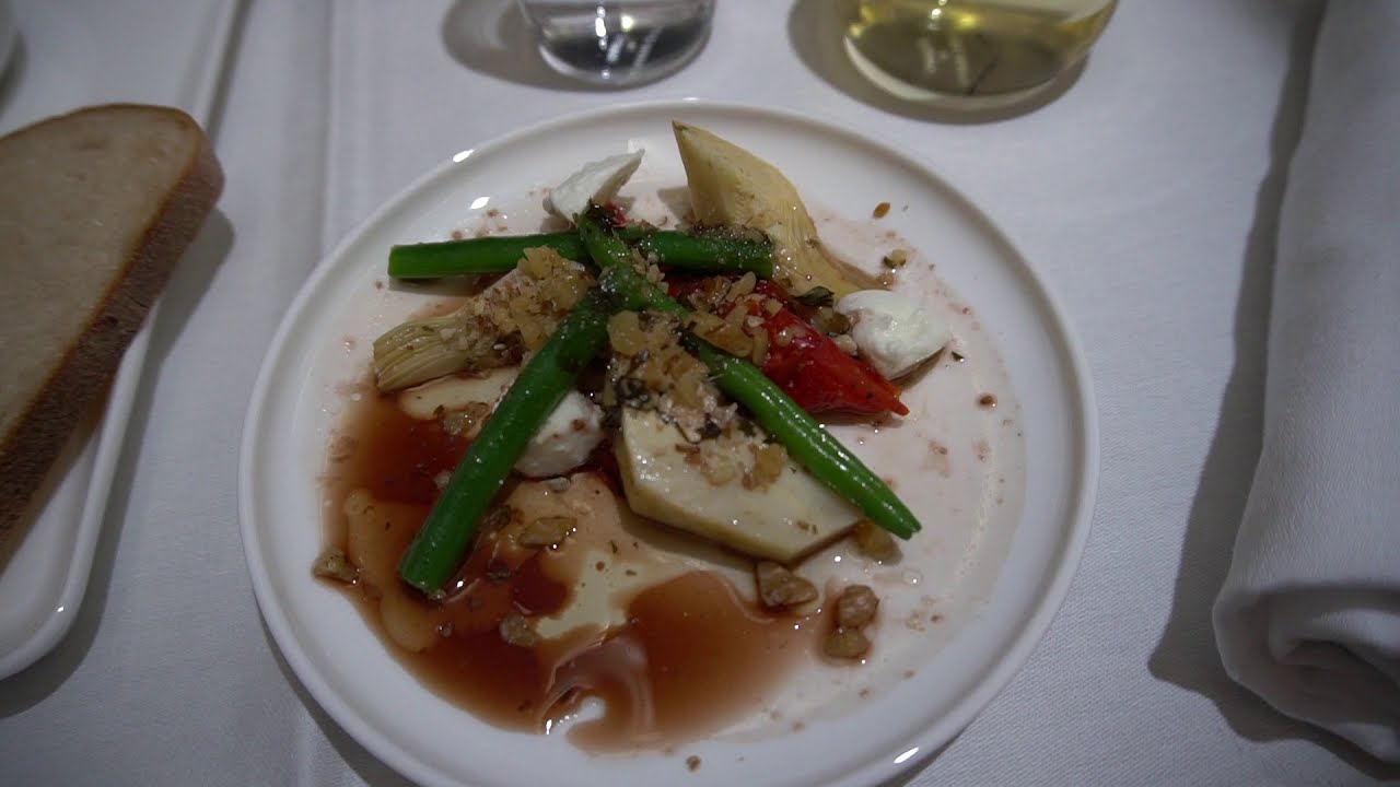 Qantas Airways International Business Lounge