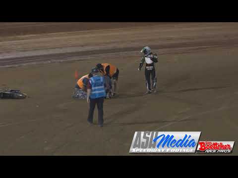 500cc Solos: Alan MacDonald Crash - Carina Speedway