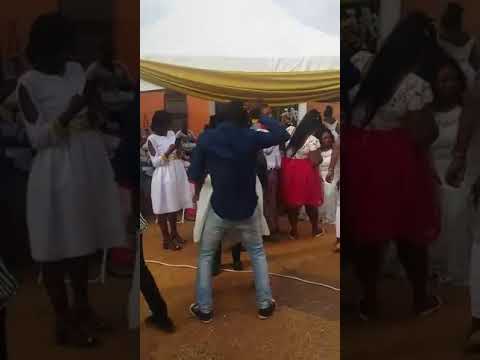 one corner dance papapaa😃💌