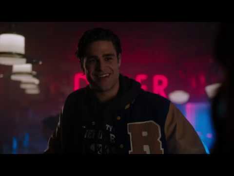 Cheryl and Moose in Riverdale 3.12 Bizarrodale