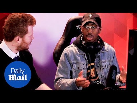 Playing Street Fighter V against pro esports player Method Packz