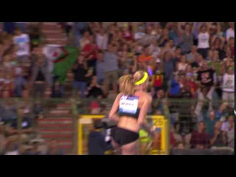 Sandi Morris clears 5.0M (16-5) Breaks American Outdoor Record
