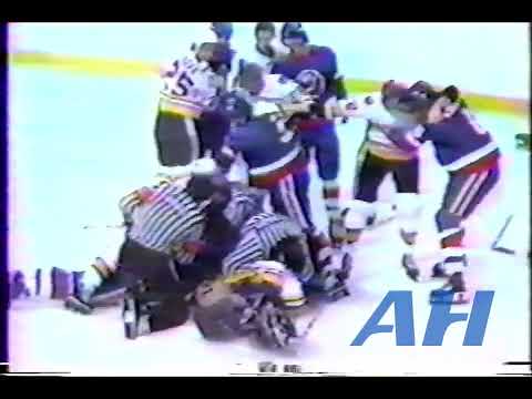 NHL Mar. 11, 1979 Boston Bruins v New York Islanders (melee) x2 Feeds Jim Pettie v Garry Howatt