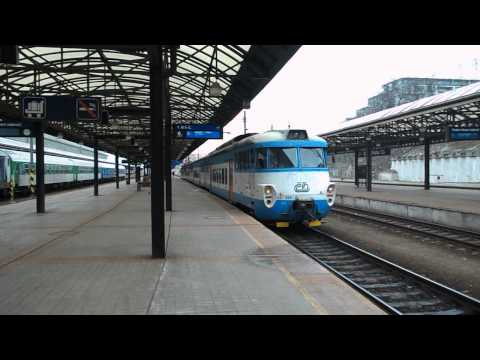 Odjezd vlaku Os 2539 (ČD 451.035/078) - Praha hl.n., 11. 3. 2013