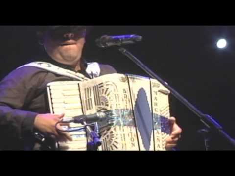SENTIMIENTO NORTEÑO de chile en concierto ciudad CHEPICA 2013.wmv