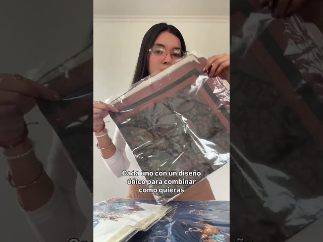 Vídeo relacionado con DRESHOW 4 Pack Pañuelos Satén Cuadrados Grandes Pelo Accesorios Seda de Playa Estampado Clásico para Mujer